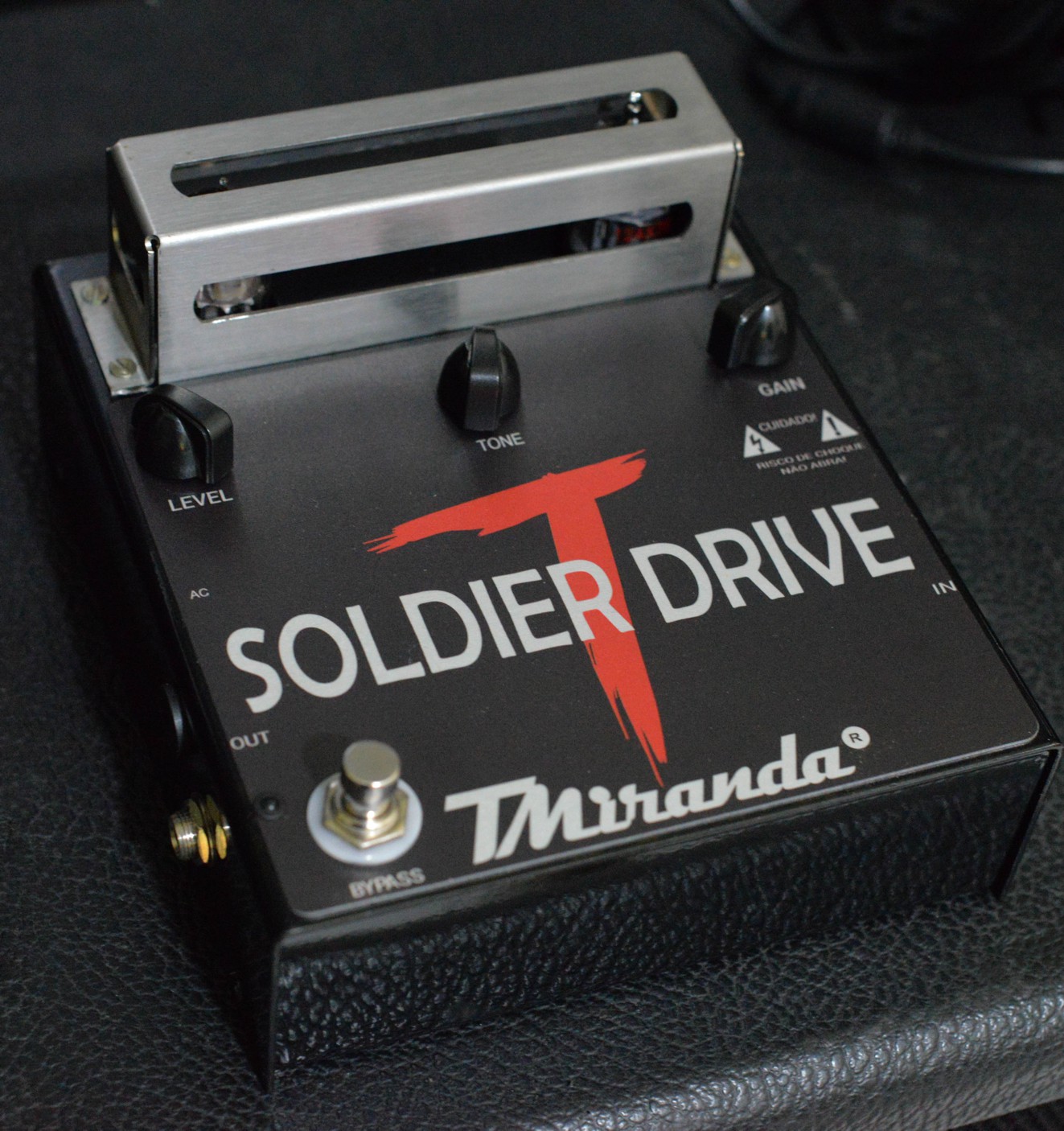 Pedal de distorção valvulado